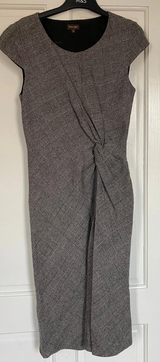 Phase Eight Wool Mix Check Dress in Black & White Size 12. Slay the office! Personal wardrobe